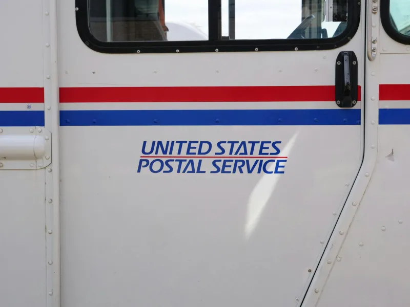 When Americans Mailed Baby Chicks and Wedding Cakes Through the Post Office Like It Was Amazon Prime